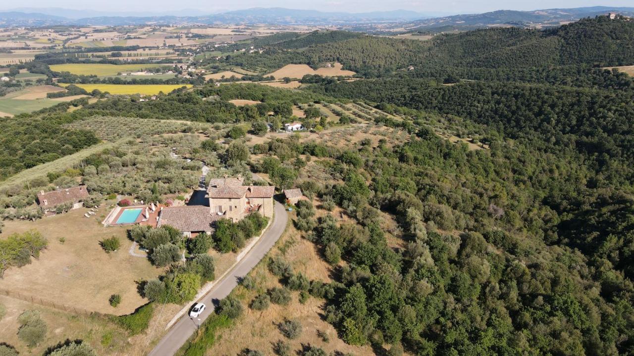 Podere Schioppello Casale Con Appartamenti Privati Cibottola Экстерьер фото