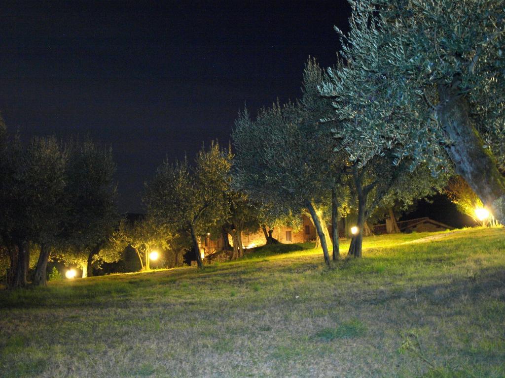 Podere Schioppello Casale Con Appartamenti Privati Cibottola Экстерьер фото